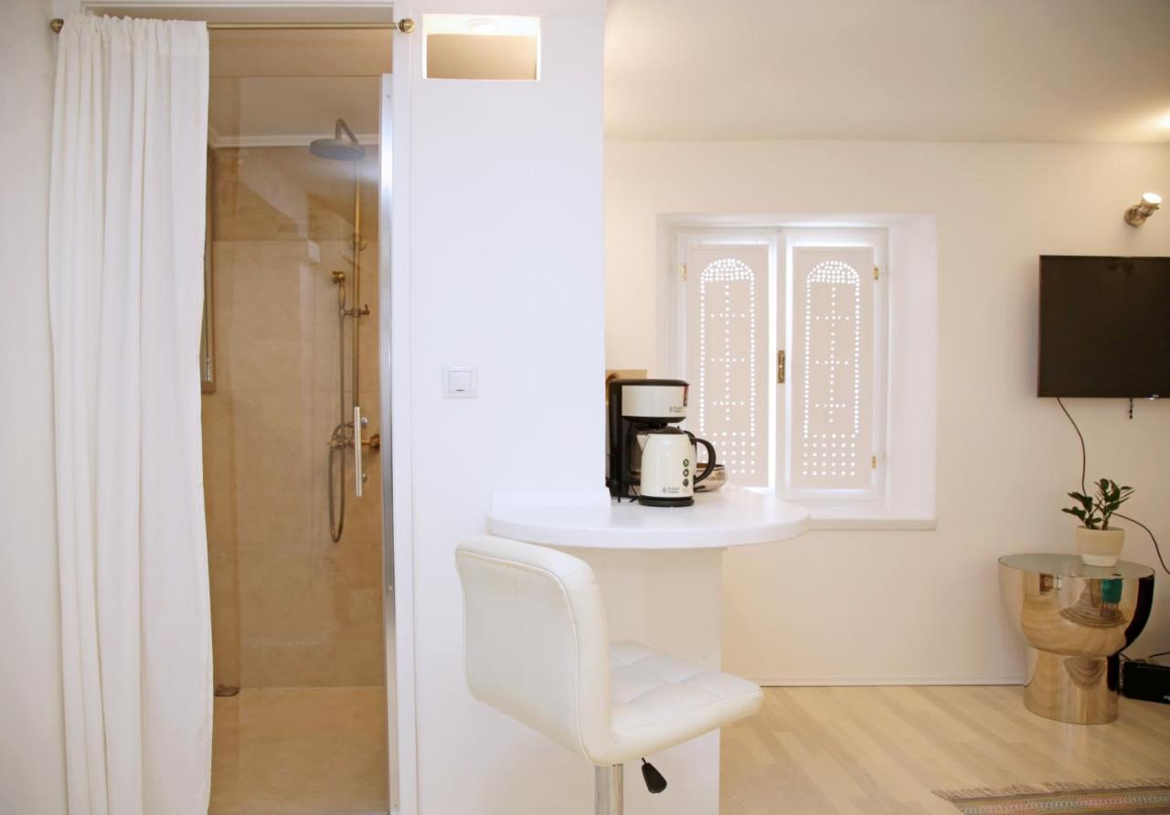 Swan City Apartment & Room Σίμπενικ Εξωτερικό φωτογραφία