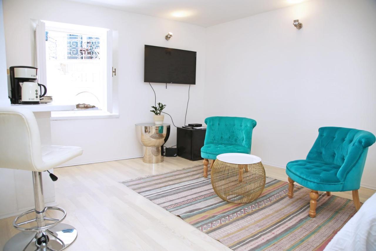 Swan City Apartment & Room Σίμπενικ Εξωτερικό φωτογραφία