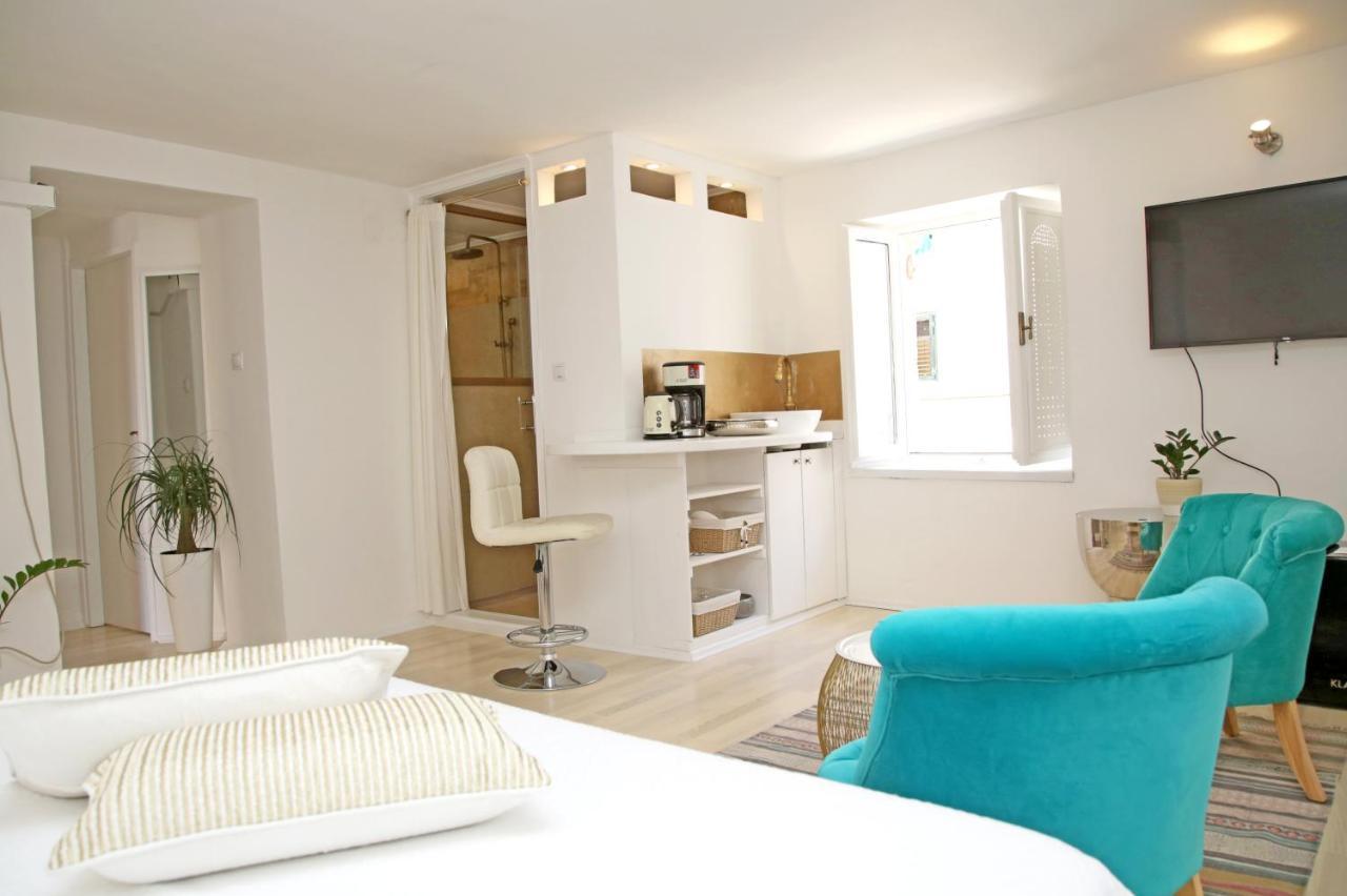 Swan City Apartment & Room Σίμπενικ Εξωτερικό φωτογραφία