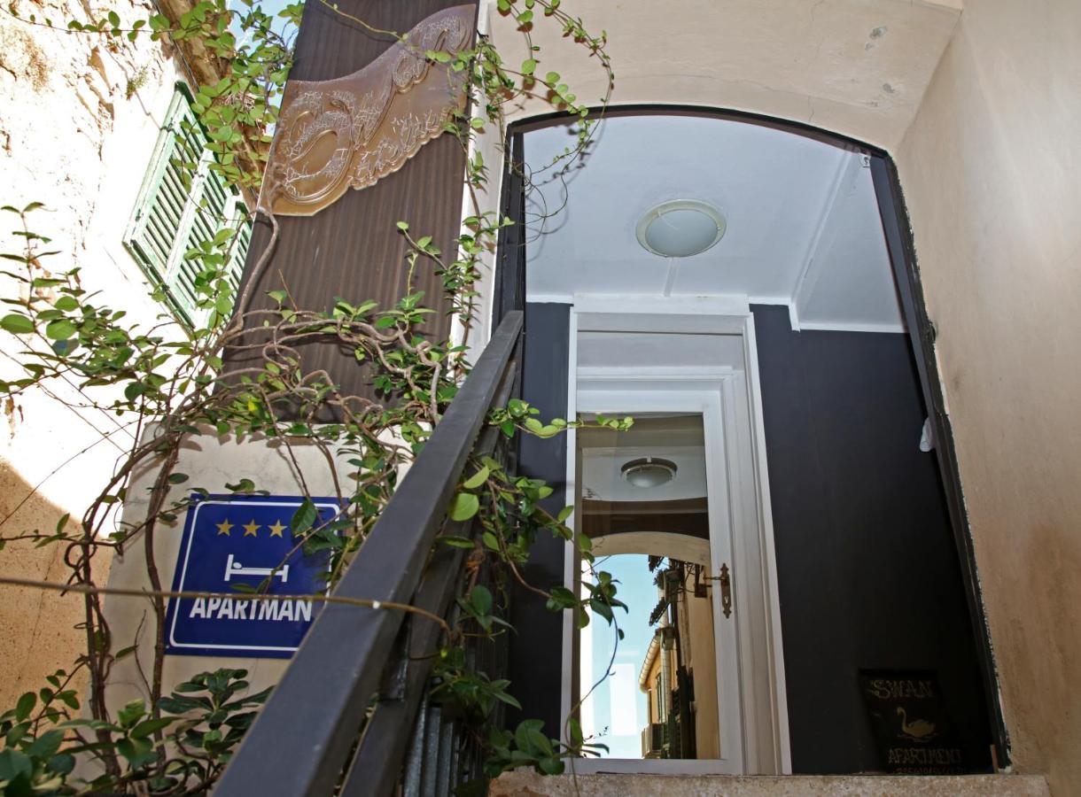 Swan City Apartment & Room Σίμπενικ Εξωτερικό φωτογραφία