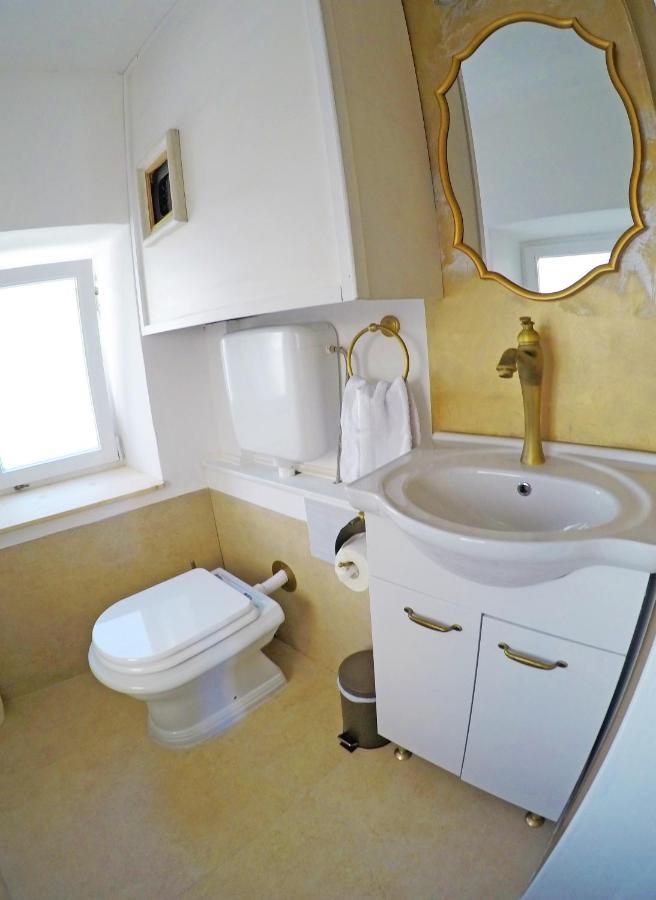Swan City Apartment & Room Σίμπενικ Εξωτερικό φωτογραφία