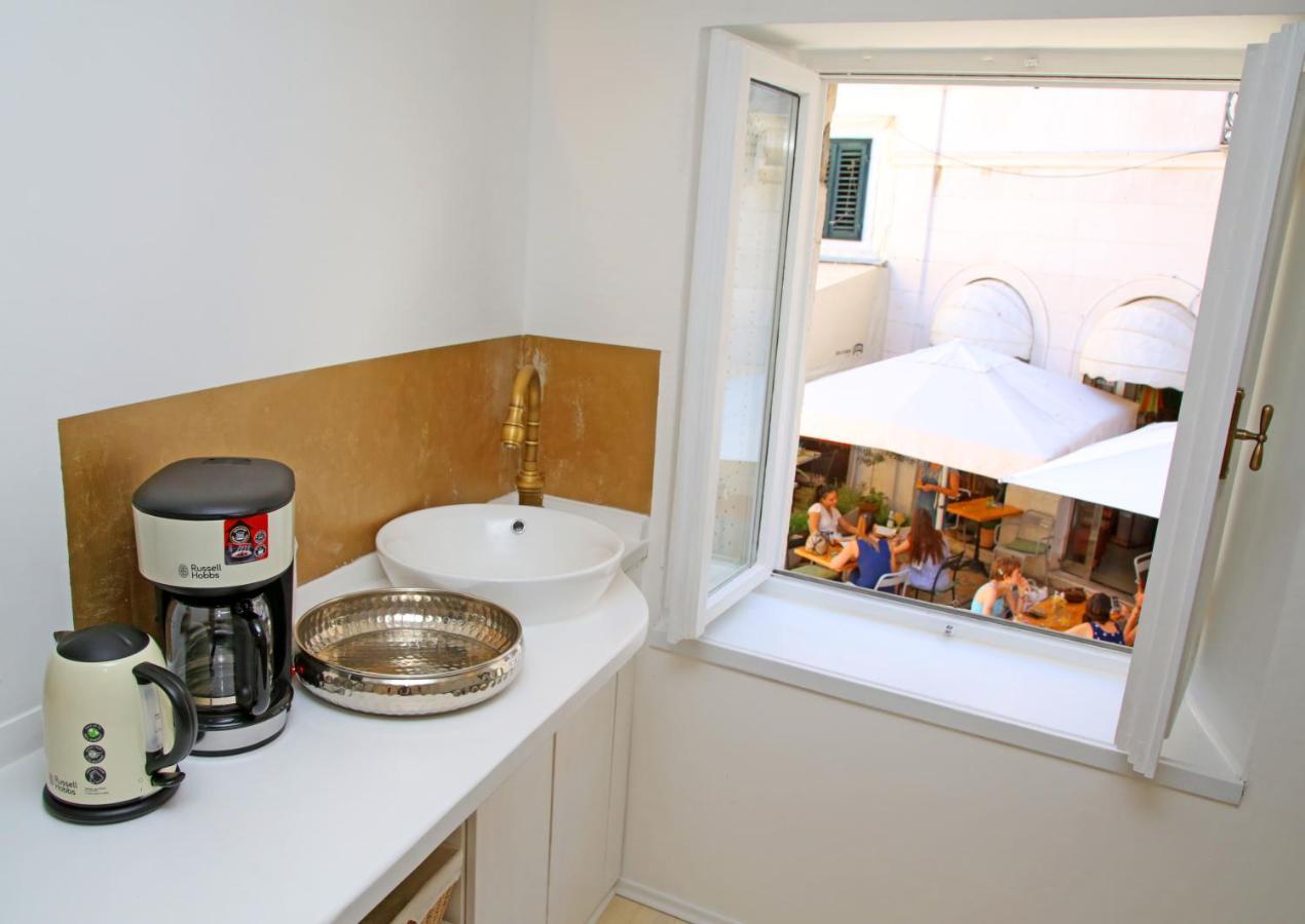 Swan City Apartment & Room Σίμπενικ Εξωτερικό φωτογραφία