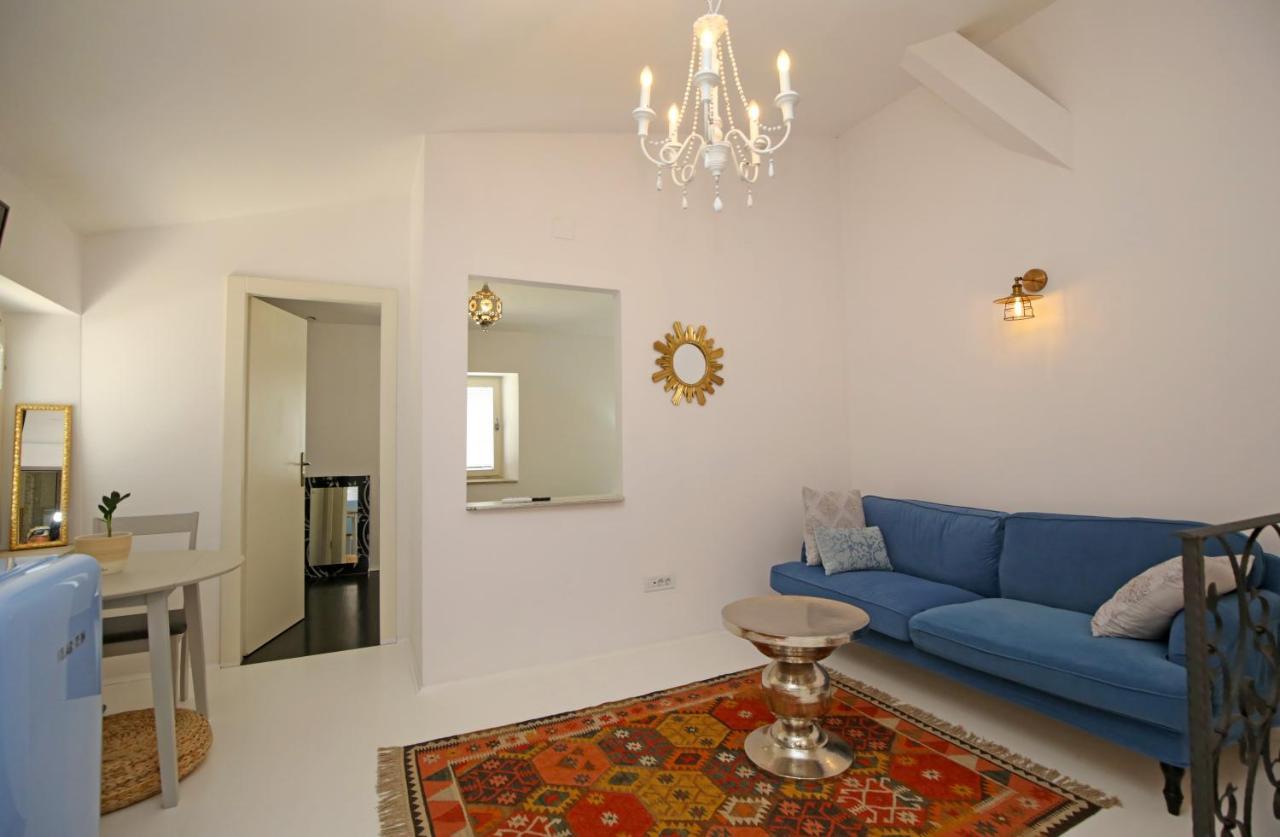 Swan City Apartment & Room Σίμπενικ Εξωτερικό φωτογραφία
