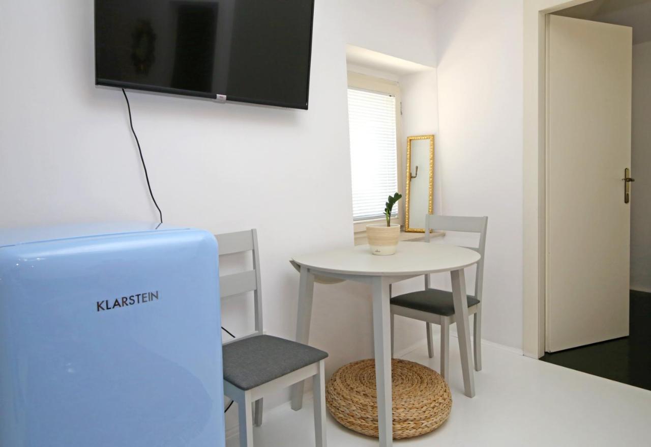 Swan City Apartment & Room Σίμπενικ Εξωτερικό φωτογραφία