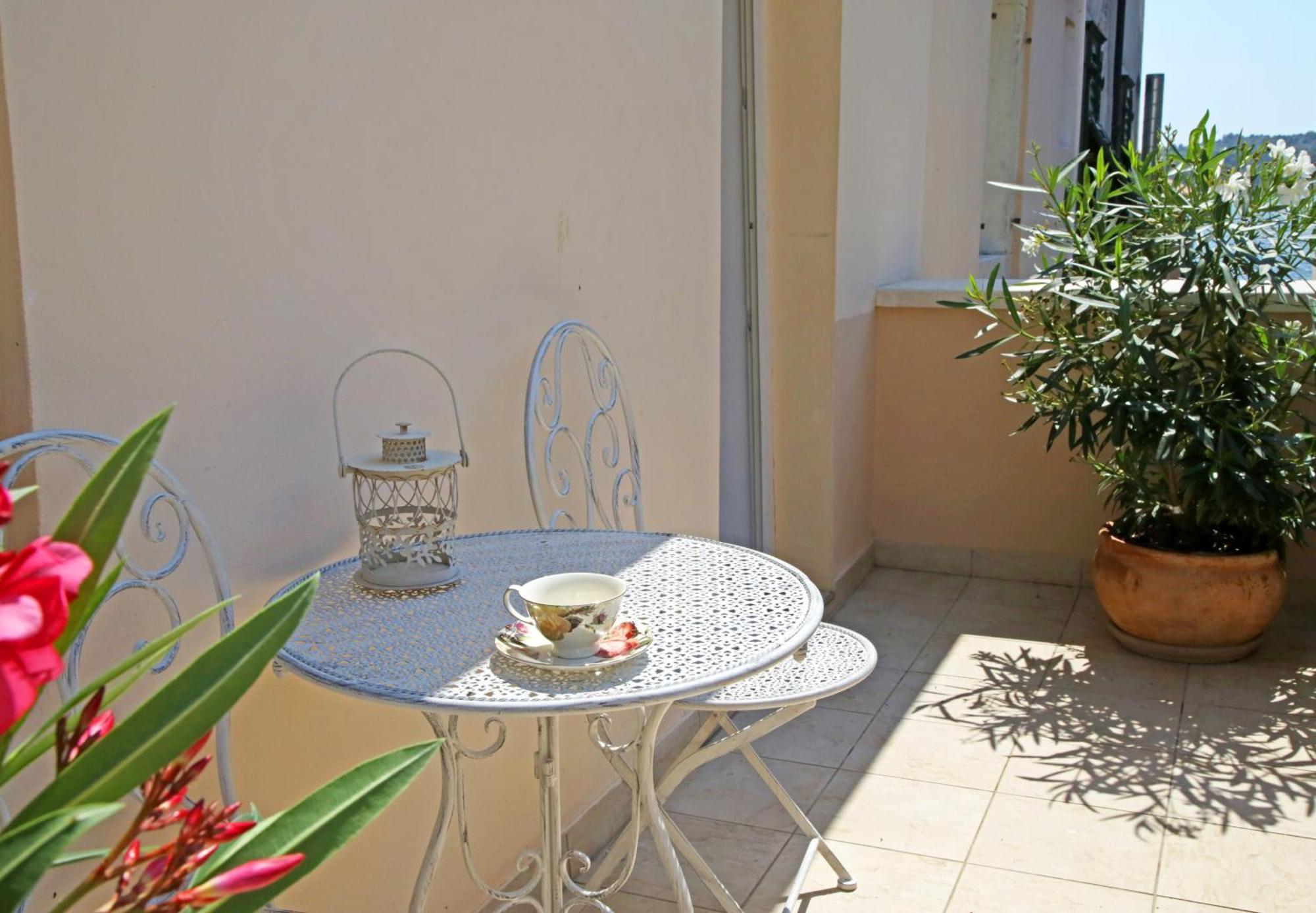 Swan City Apartment & Room Σίμπενικ Εξωτερικό φωτογραφία